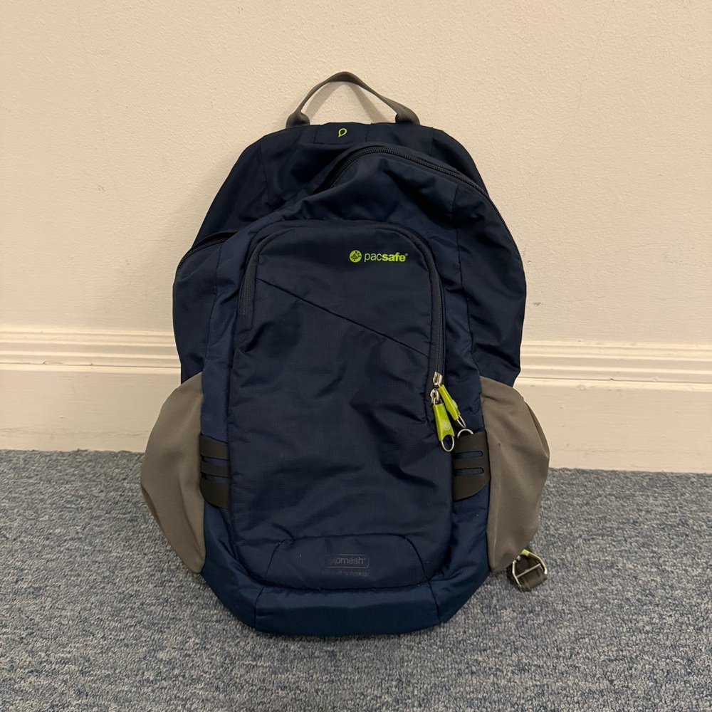 Pacsafe Venturesafe 15L GII Backpack - read